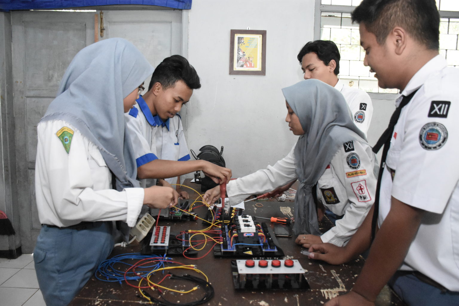 Teknik Elektronika Industri – Smkn 2 Singosari